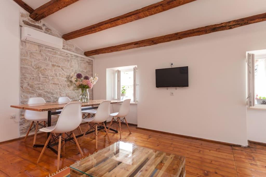 Vintage Apartment Rovinj Old Town Ngoại thất bức ảnh