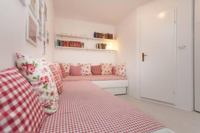 Vintage Apartment Rovinj Old Town Ngoại thất bức ảnh