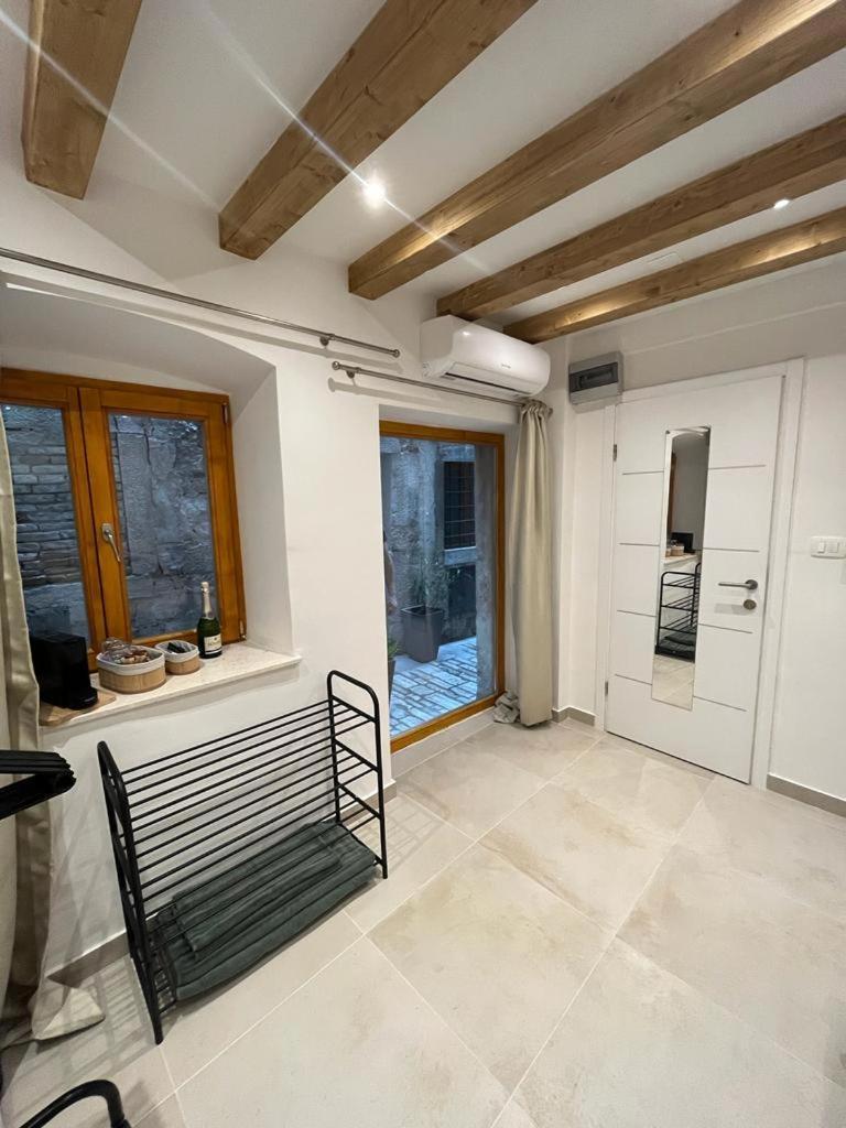 Vintage Apartment Rovinj Old Town Ngoại thất bức ảnh